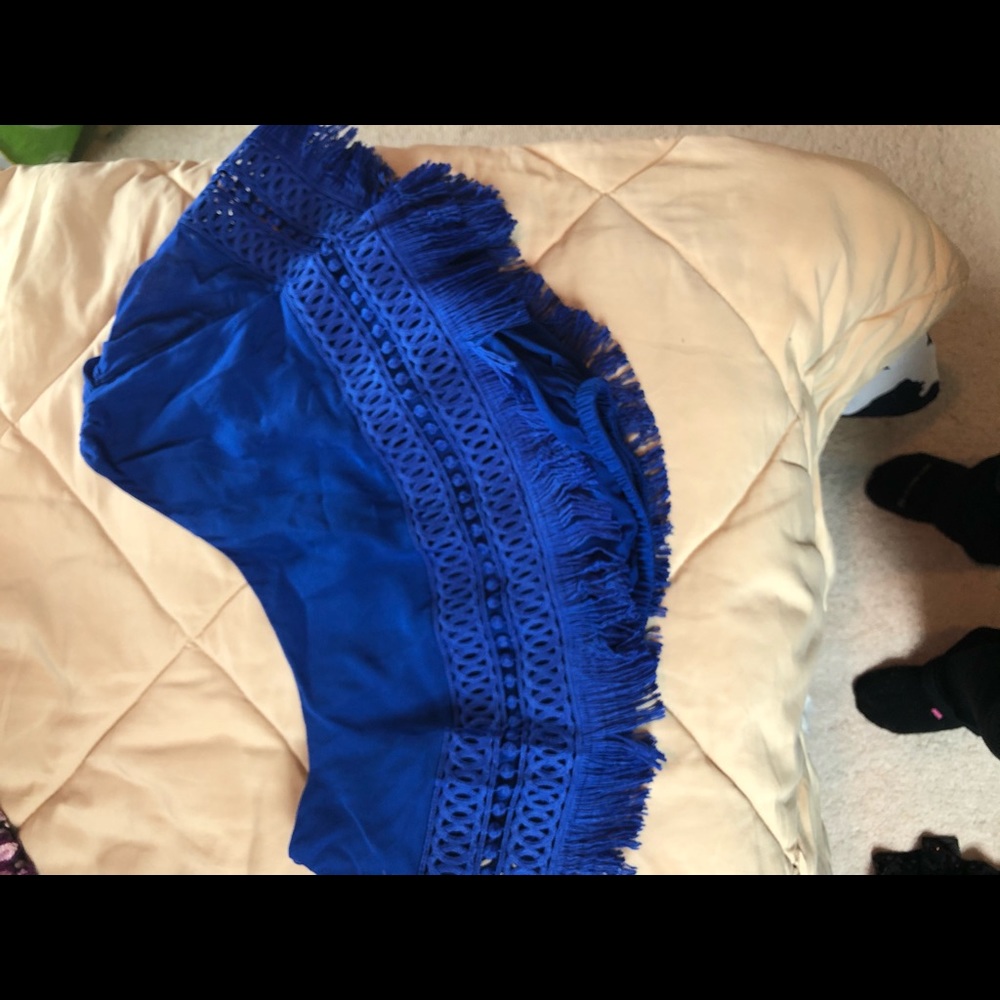 One shoulder tassel shirt